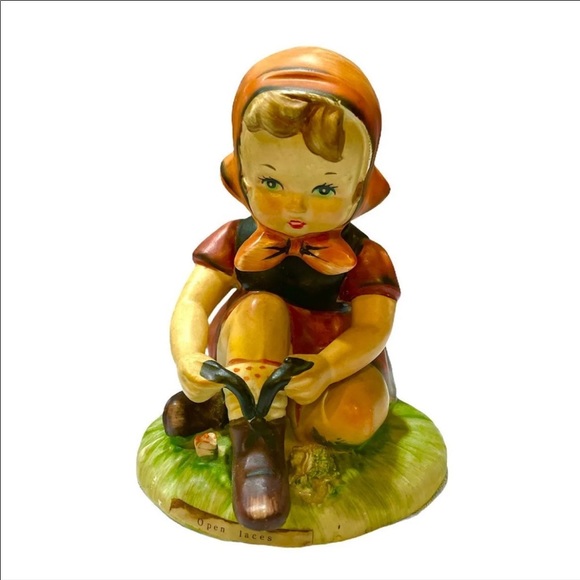 Arnart 5th Ave. Hand Painted 1554 "Open Laces" - Picture 1 of 11